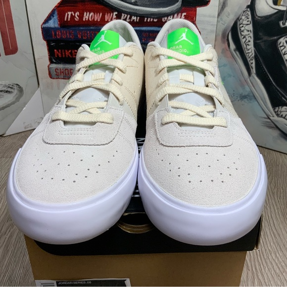 New Air Jordan Series .05 Mens 9, White Green Phantom Sneakers DM1681103 - Picture 5 of 12